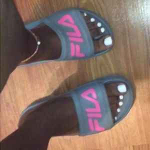 Fila Slides